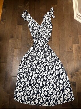 Cider Black & White Floral Tie-Shoulder Maxi Dress